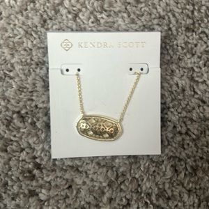 Kendra Scott necklace